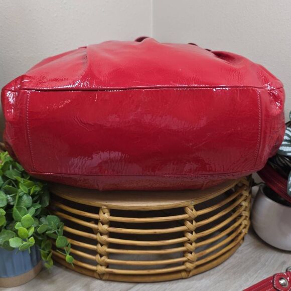 Coach RARE Limited Edition Poppy Patent with Flower Large Tote - Picture 9 of 16